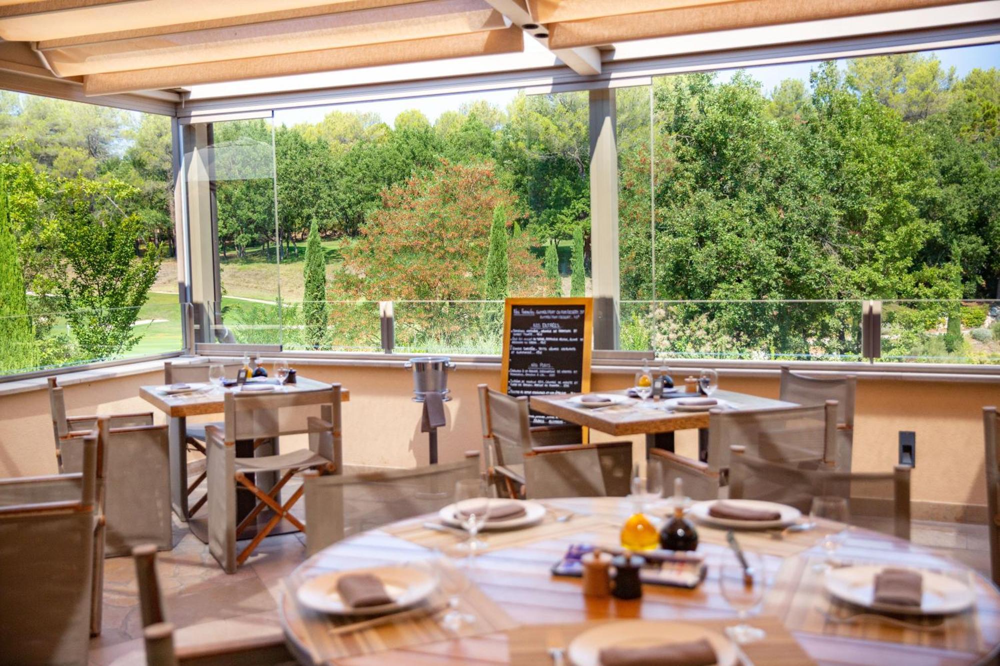 Terre Blanche Hotel Spa Golf Resort Tourrettes Esterno foto