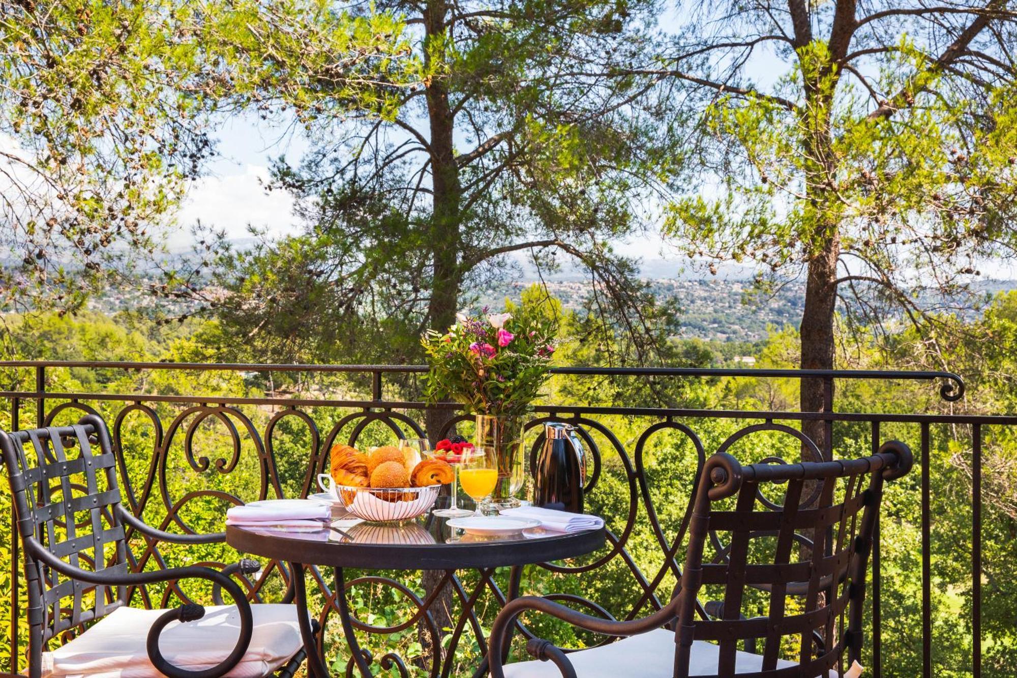 Terre Blanche Hotel Spa Golf Resort Tourrettes Esterno foto